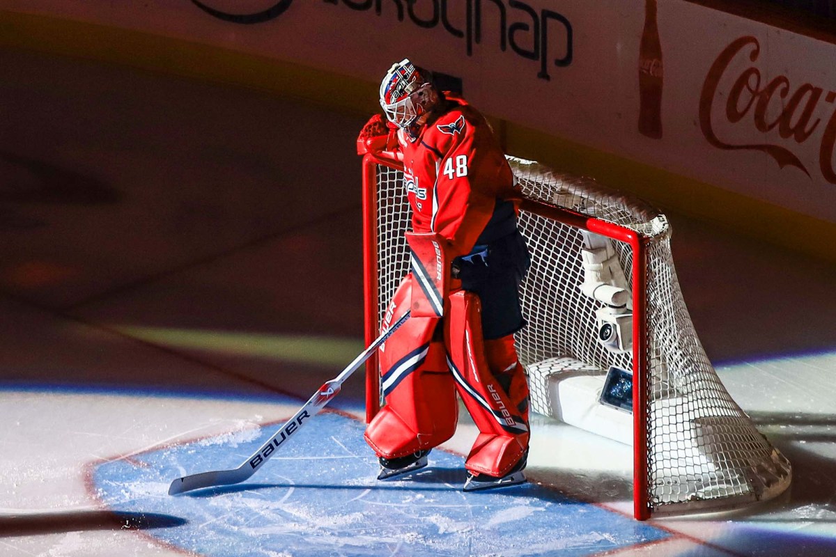 Capitals’ Logan Thompson early frontrunner for 2026 Vezina Trophy