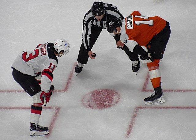 Flyers destroy Devils in the first period.