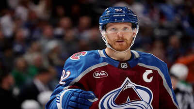 Gabriel Landeskog ends three-year goal wait as Colorado Avalanche defeat Ducks to extend strong NHL season