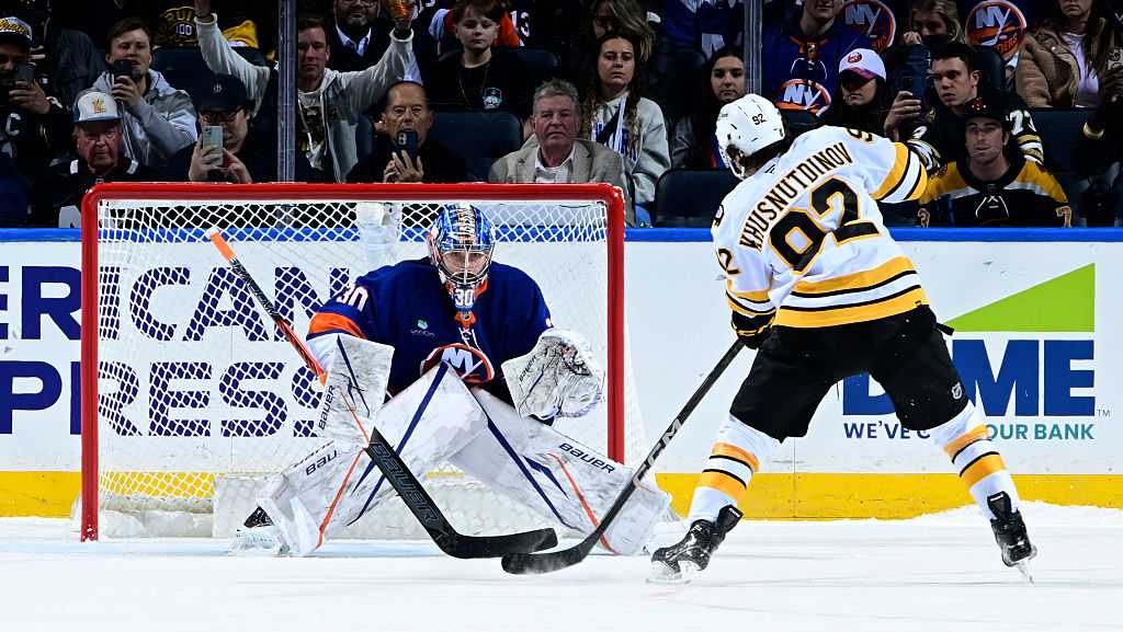 Khusnutdinov scores tying goal in 3rd, adds lone shootout goal in Bruins' 4-3 win over Islanders