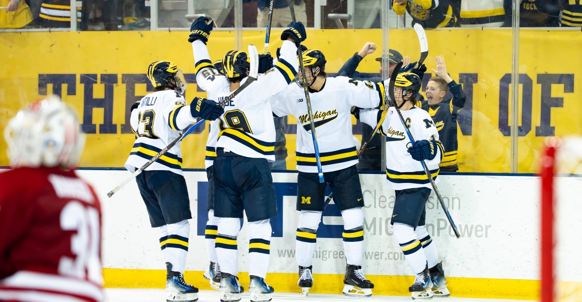 Michigan Hockey recap: Wolverines split series with Wisconsin