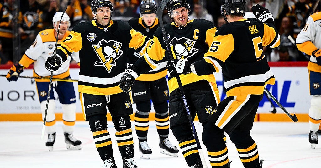 Crosby and Malkin score as the Penguins shut out the Predators 4-0 in Stockholm