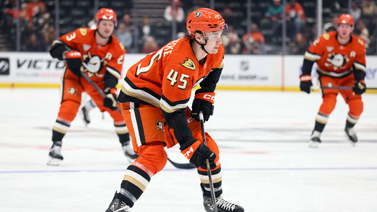 Sennecke opens the scoring | Anaheim Ducks