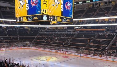 Fan hurt at Pittsburgh Penguins game after falling from upper deck of PPG Paints Arena – KIRO 7 News Seattle