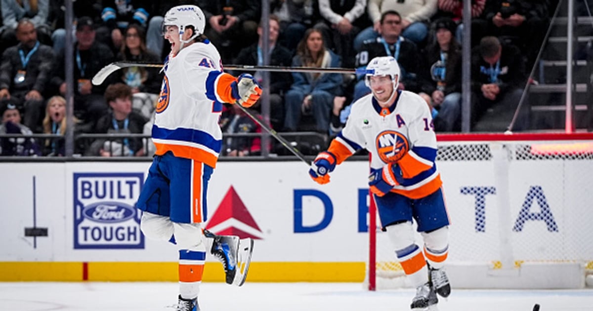 Matthew Schaefer makes NHL history with OT winner for Islanders – TSN