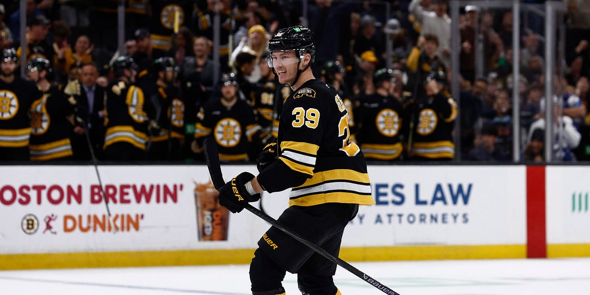 Bruins Topple Islanders & What Team Should Be Thankful For