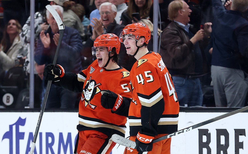 Troy Terry, Olen Zellweger provide late fireworks as Ducks edge Mammoth – Orange County Register