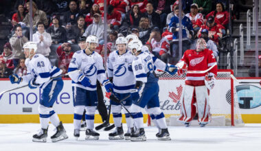 Gourde scores twice, Lightning top Red Wings for 6th straight win