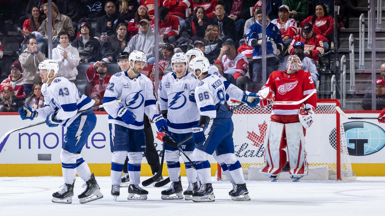 Gourde scores twice, Lightning top Red Wings for 6th straight win