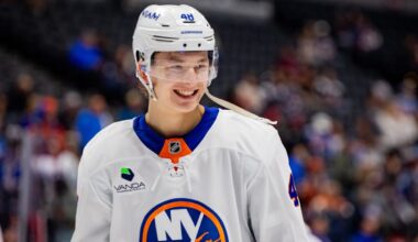 Trophy Tracker: Schaefer of Islanders top choice for Calder as rookie of year 