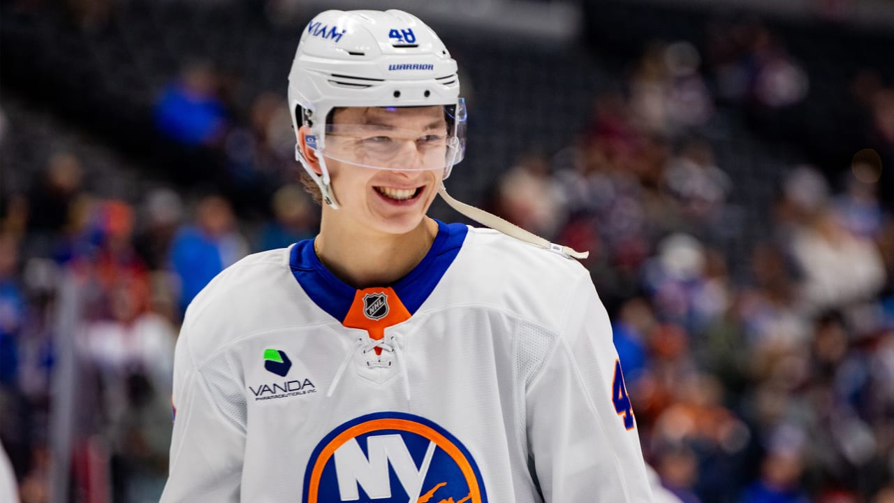 Trophy Tracker: Schaefer of Islanders top choice for Calder as rookie of year 