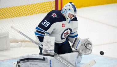 Blackhawks allowing teams to speak to Laurent Brossoit