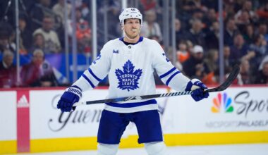 Maple Leafs' McCabe exits vs. Canadiens with upper-body injury