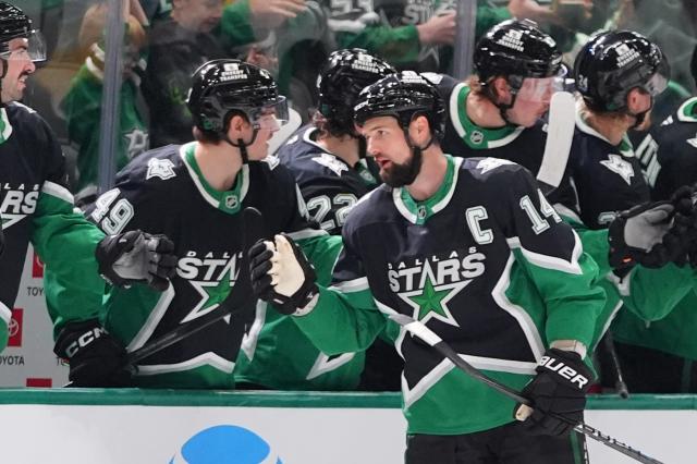 Johnston's power-play goal pushes Stars past Mammoth 4-3 :: WRALSportsFan.com