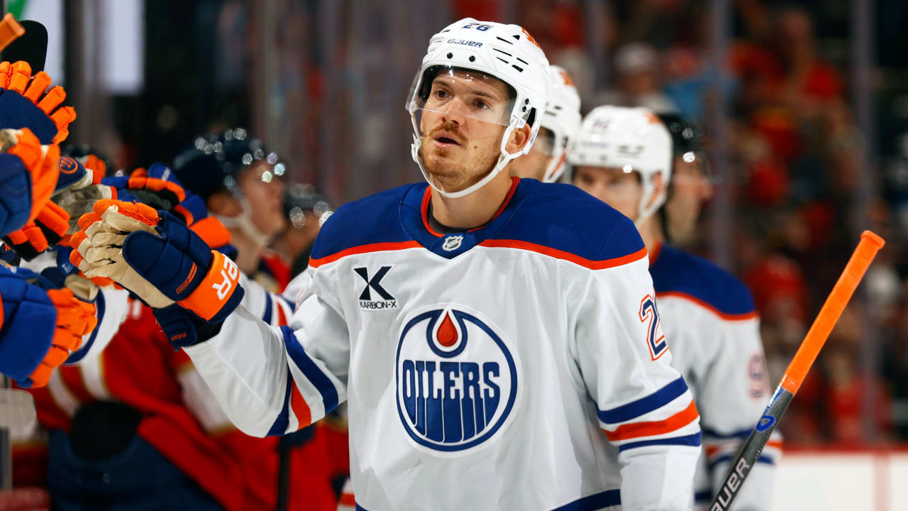Roslovic scores twice, Oilers hold off Panthers in Cup Final rematch