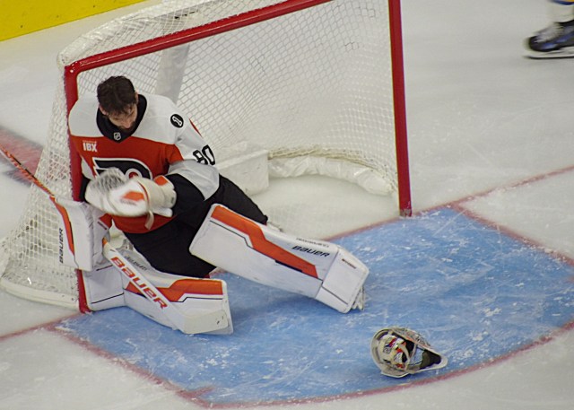 Flyers beat Blues in overtime