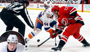 Islanders' Jean-Gabriel Pageau imparting faceoff wisdom to Cal Ritchie