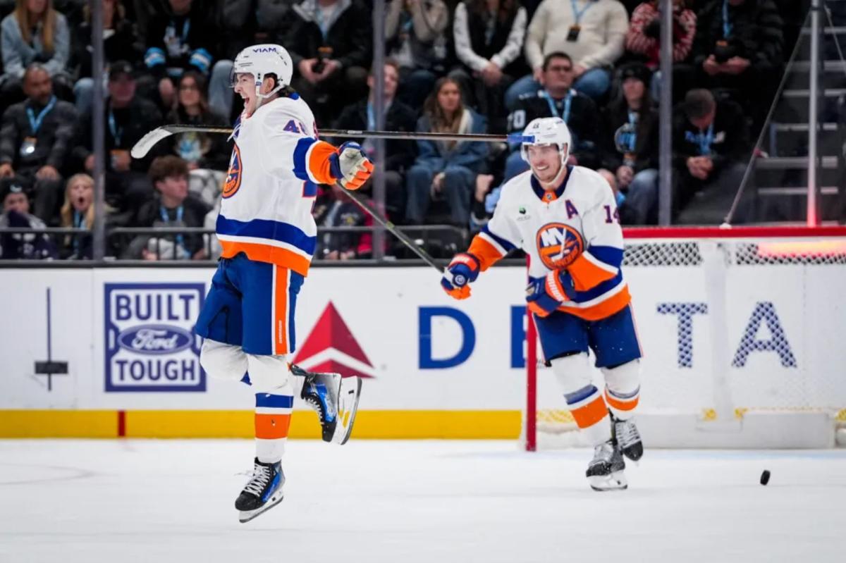Matthew Schaefer scores OT winner as Islanders beat Mammoth