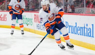 Islanders defenseman pays tribute to Post's Larry Brooks