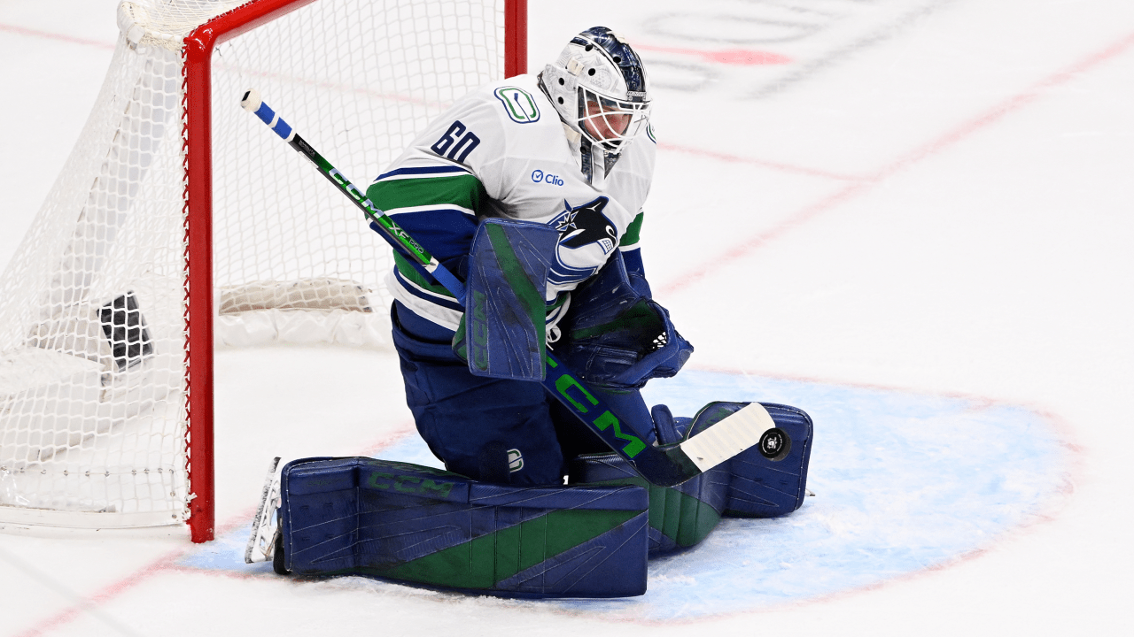 Tolopilo makes 37 saves in season debut, Canucks edge Ducks