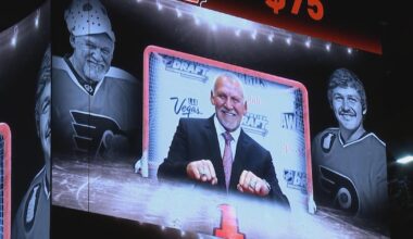 Philadelphia Flyers, loved ones and fans honor Bernie Parent in pre-game tribute