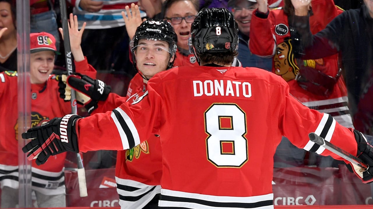 Dach breaks tie late in 3rd, Blackhawks hand Maple Leafs 5th straight loss