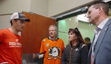 Gibson gets special gift from Ducks owners after return