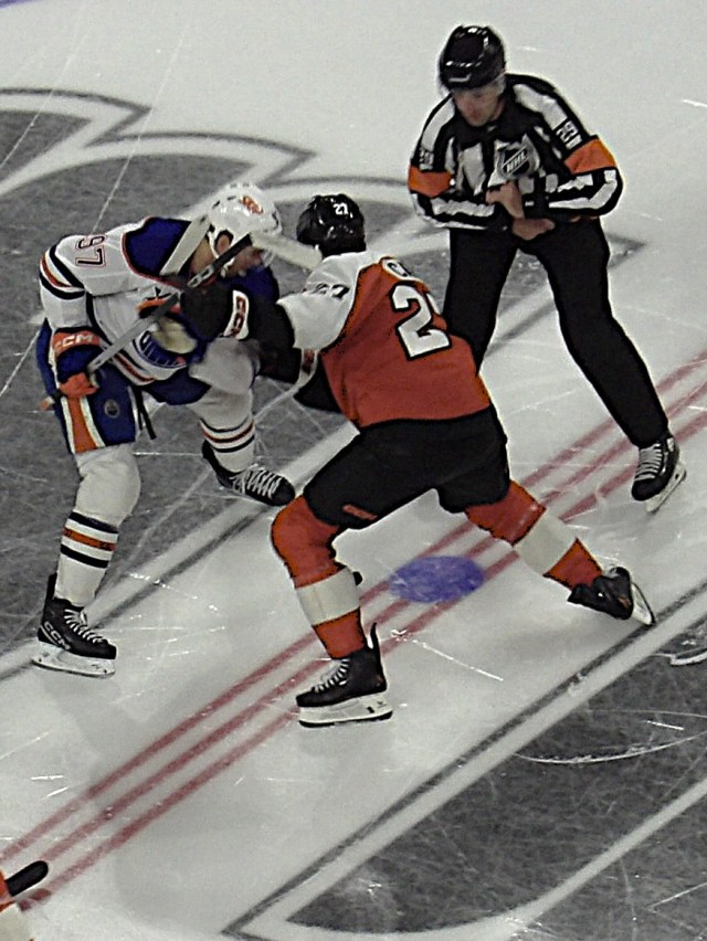 Flyers settle for one point against Oilers
