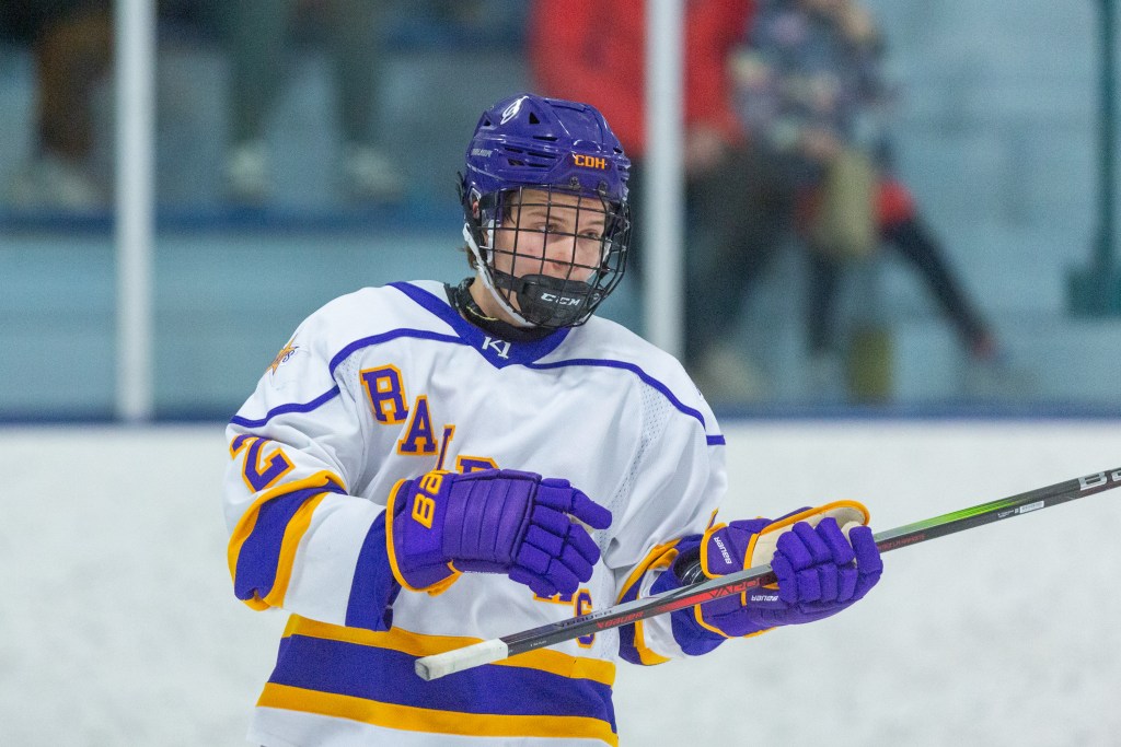 Cretin-Derham Hall hockey aims at state