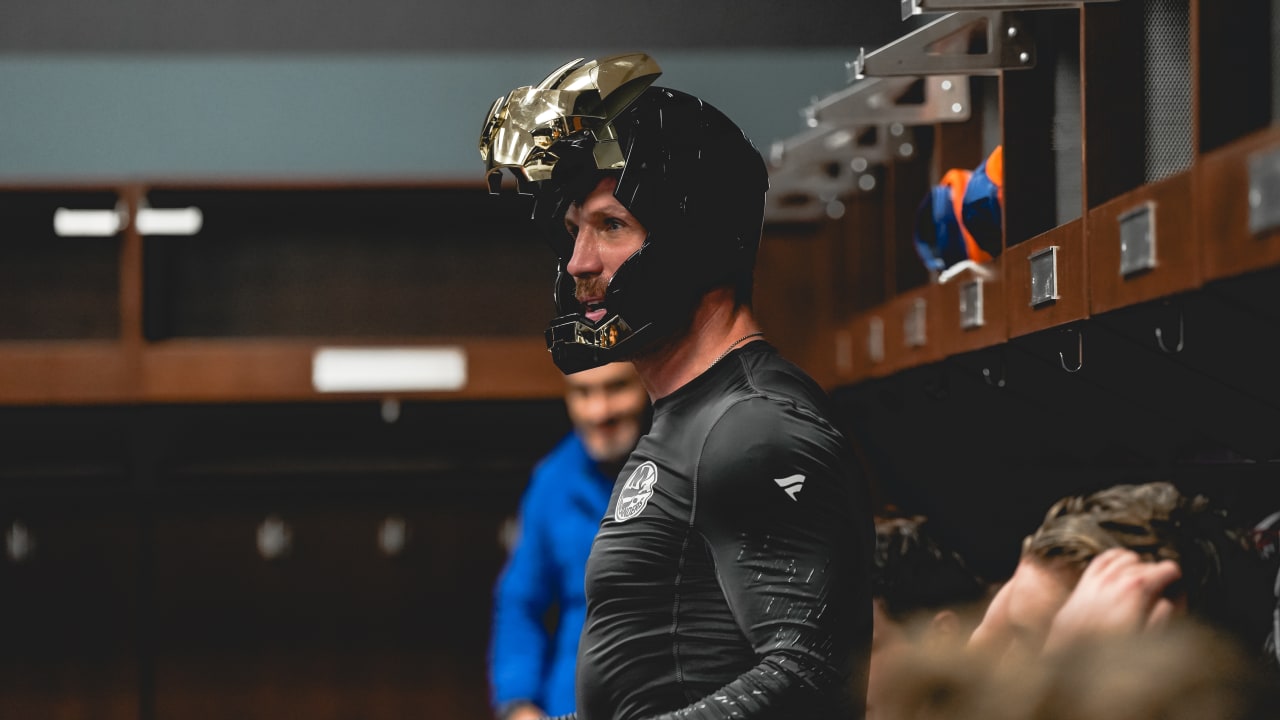 Cizikas Earns Iron Man Mask in 5-0 Win Over Red Wings