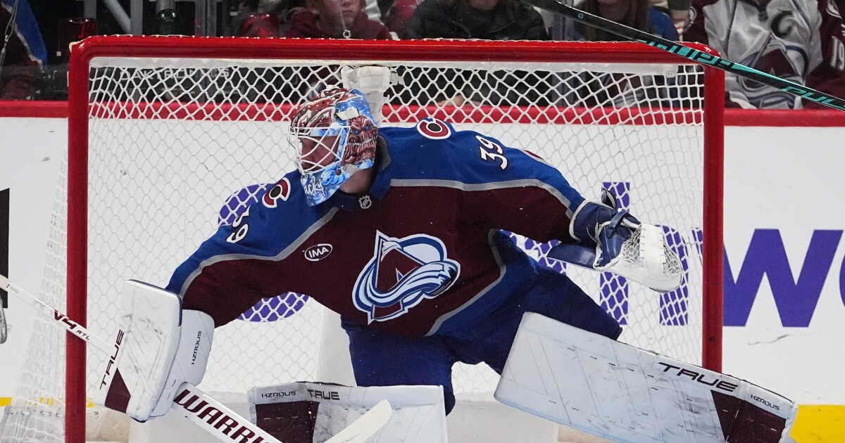 Avalanche win 10th straight, shut out Sharks 6-0
