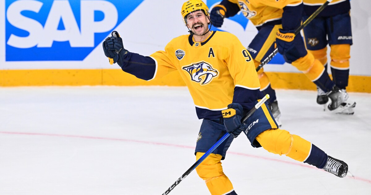 Forsberg ignites late comeback as Predators snap skid in Sweden