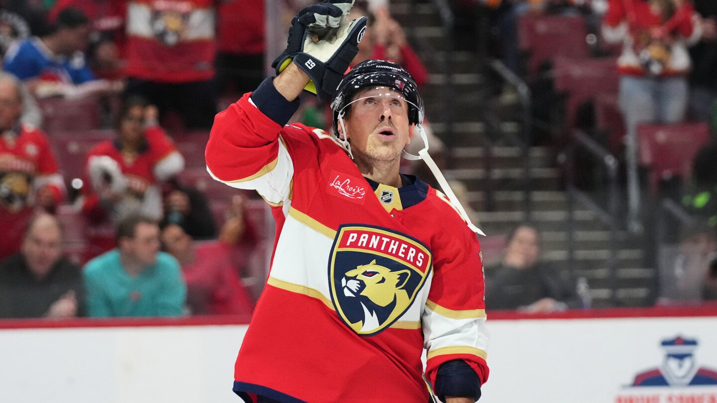 In memory of Selah: Brad Marchand scores, points to sky in tribute to friend's daughter