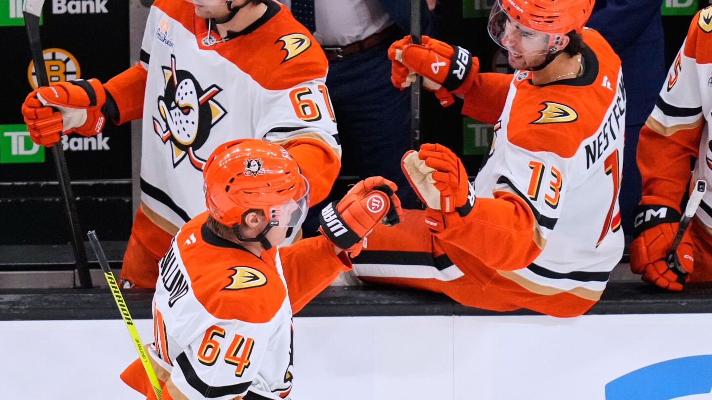 Troy Terry snaps a third-period tie as the Ducks top the Bruins for a 7-5 win
