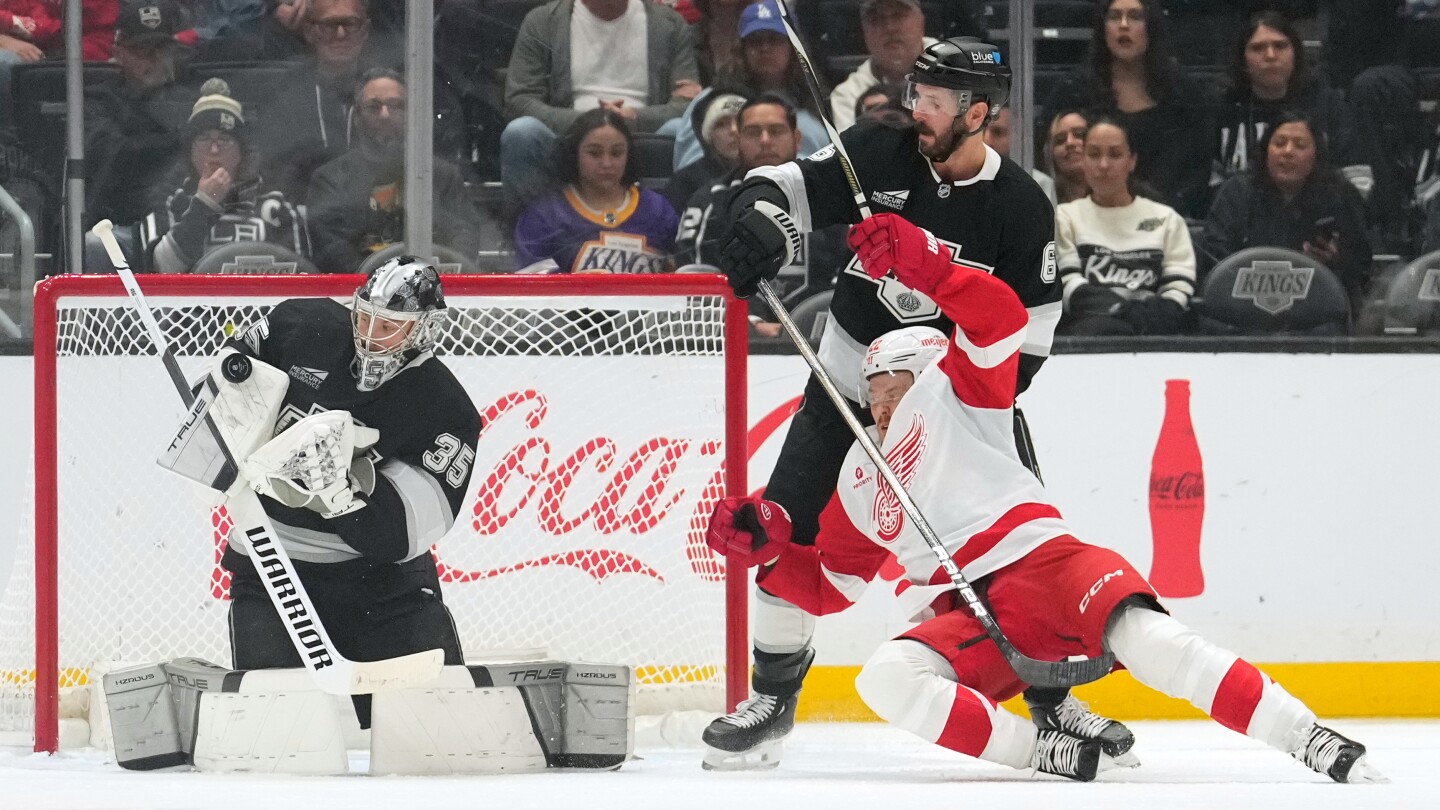Lucas Raymond scores in shootout as Red Wings beat Kings 4-3