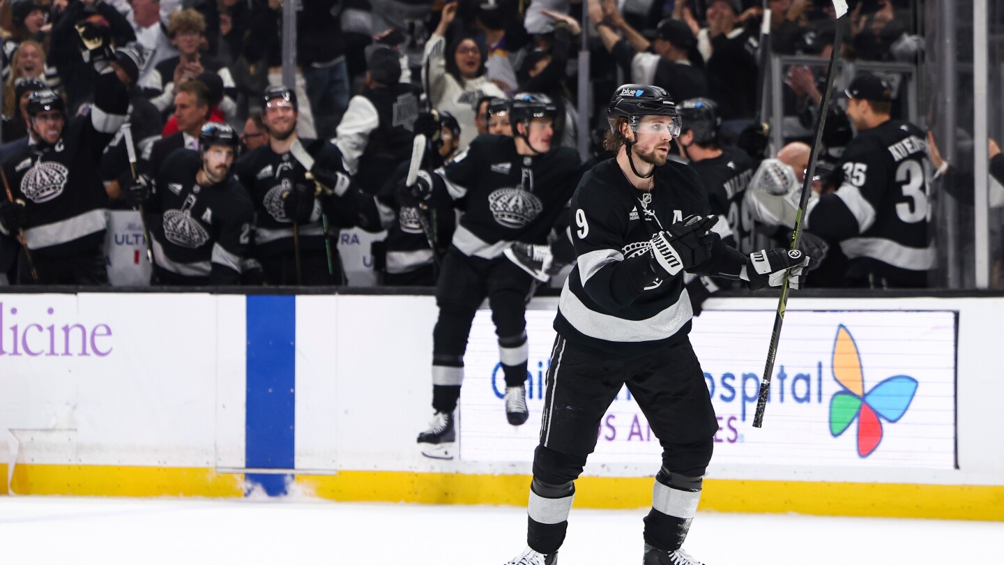 Kempe scores in overtime, Forsberg makes 19 saves in Kings' 2-1 win over Canucks