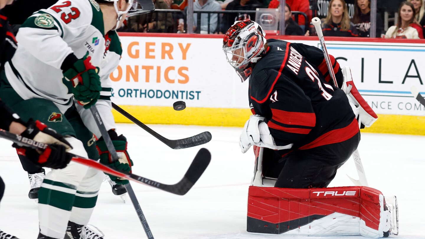 Ehlers scores winner early in 2nd period as Hurricanes top Wild 4-3