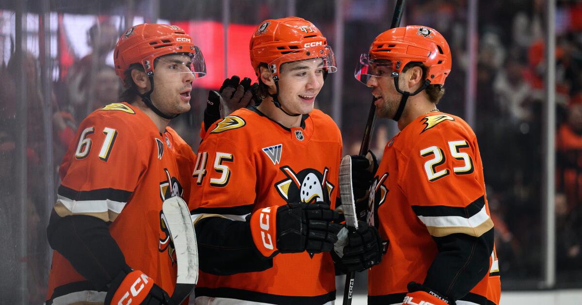 Cutter Gauthier, Beckett Sennecke lead Ducks to win over Devils