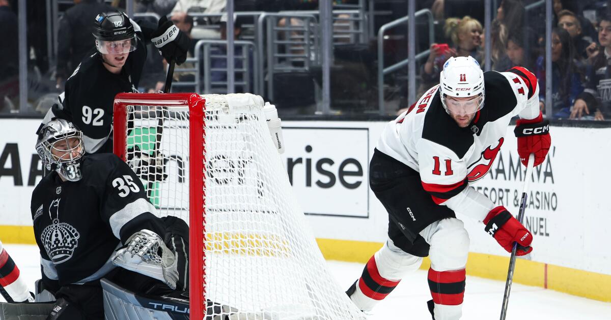 Kings can't keep up with Devils as points streak comes to an end