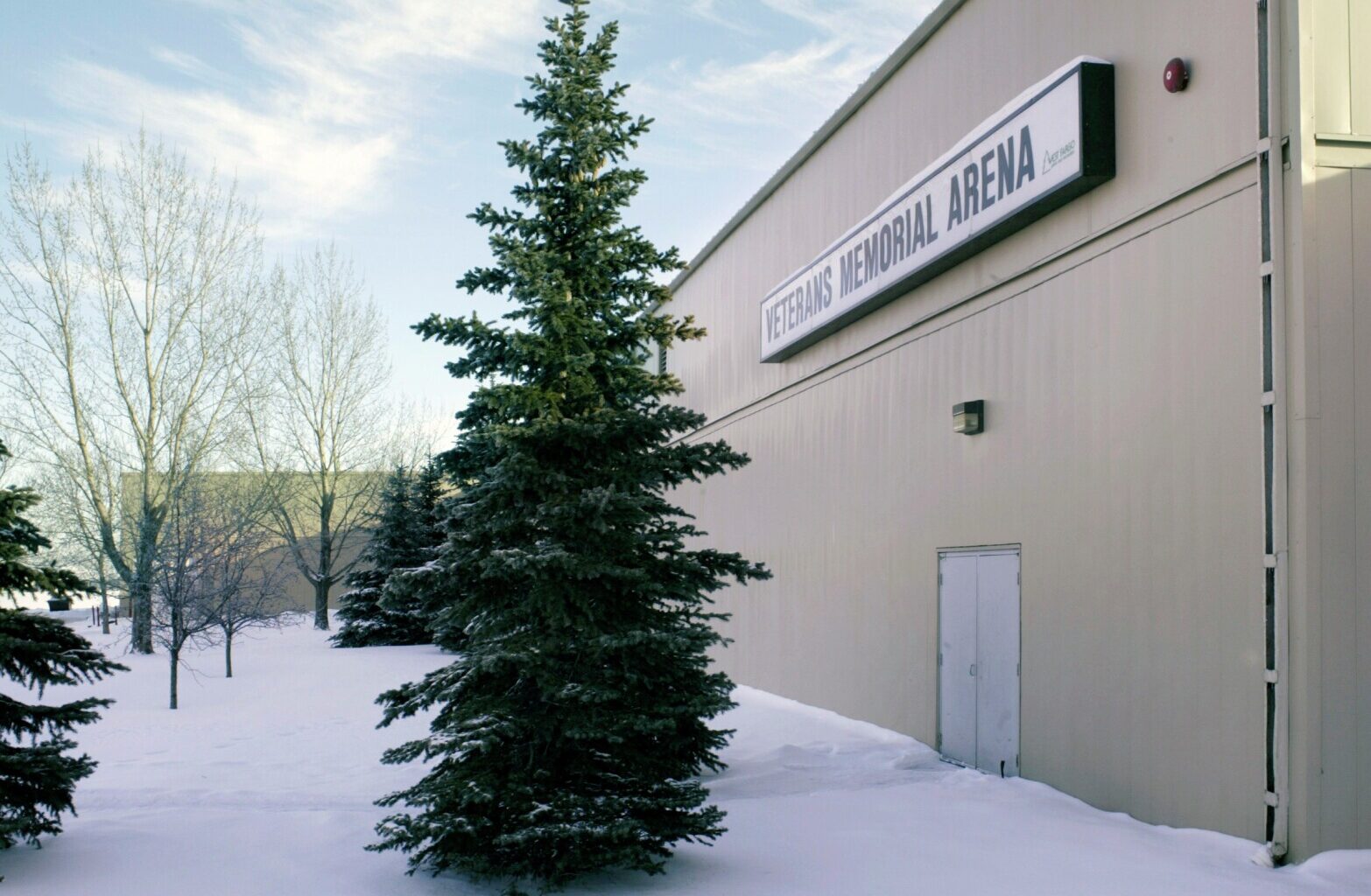 West Fargo Hockey Association offers to buy the Veterans Memorial Arena outright - InForum