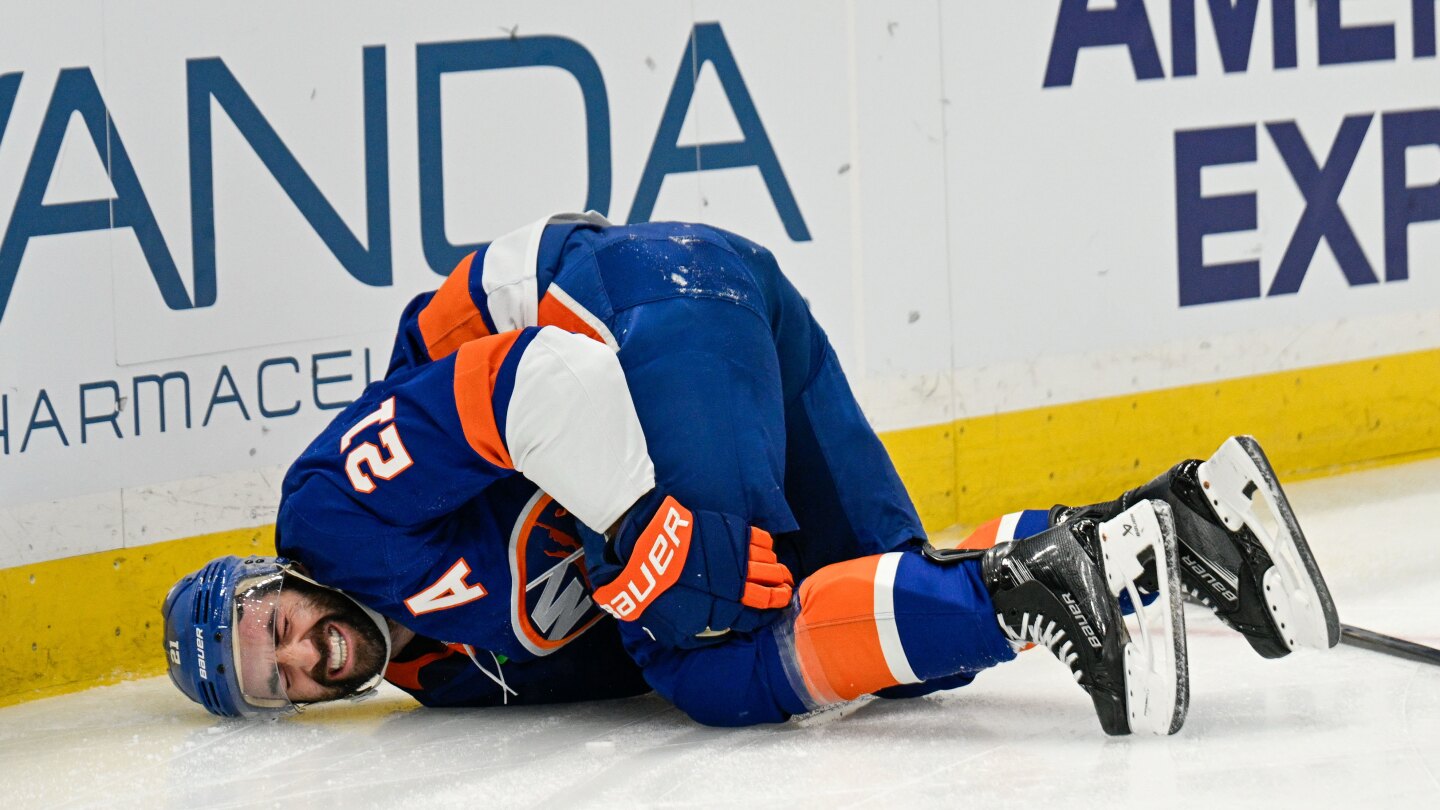 Islanders forward Kyle Palmieri out six-to-eight months with knee injury