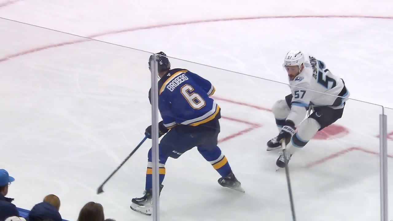 UTA@STL: Holloway puts the Blues on the board