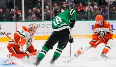 Carlsson's short-handed goal in 3rd period helps Ducks rally to beat Stars 7-5