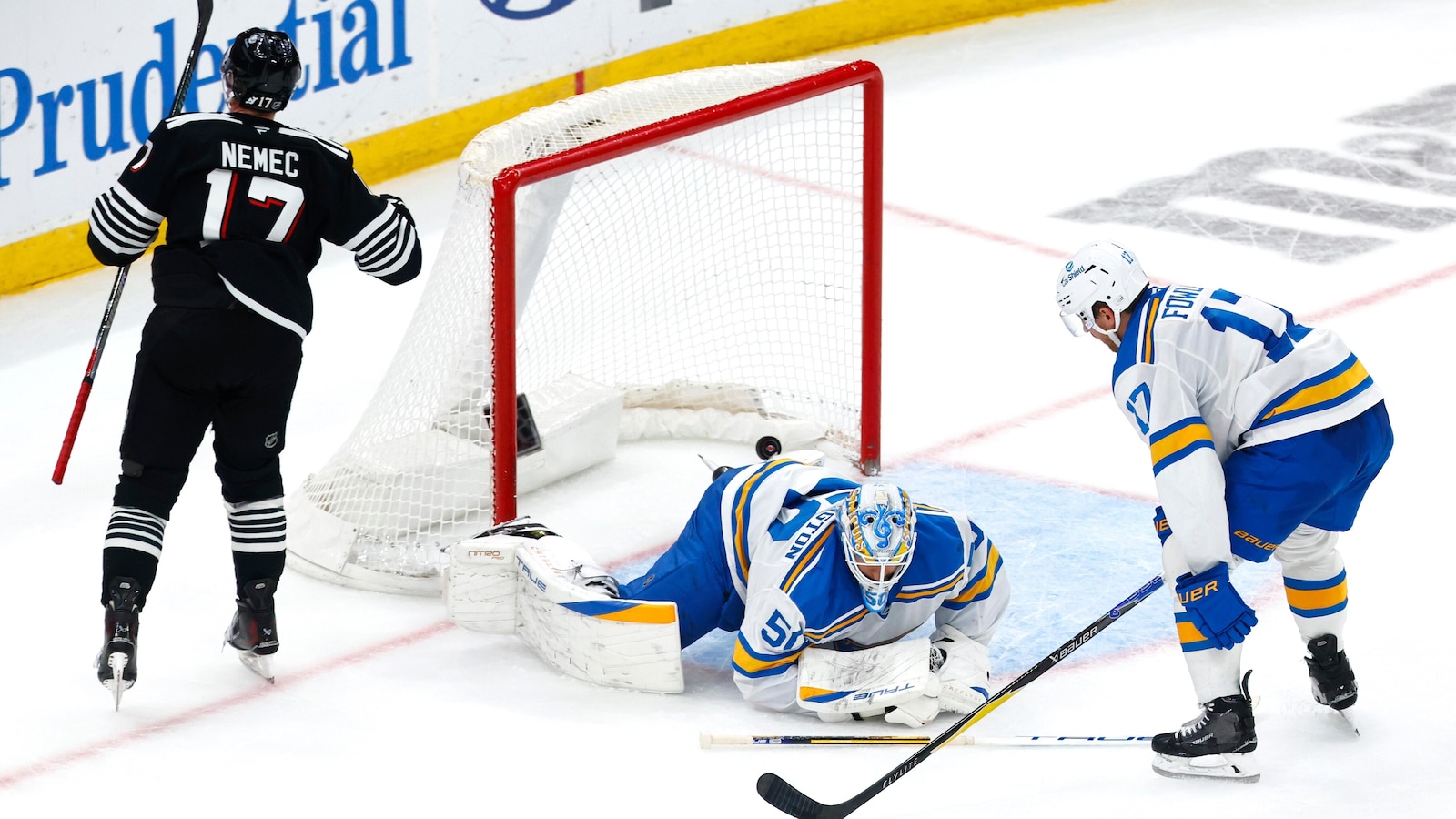 Simon Nemec's goal in overtime gives Devils a 3-2 victory over the Blues