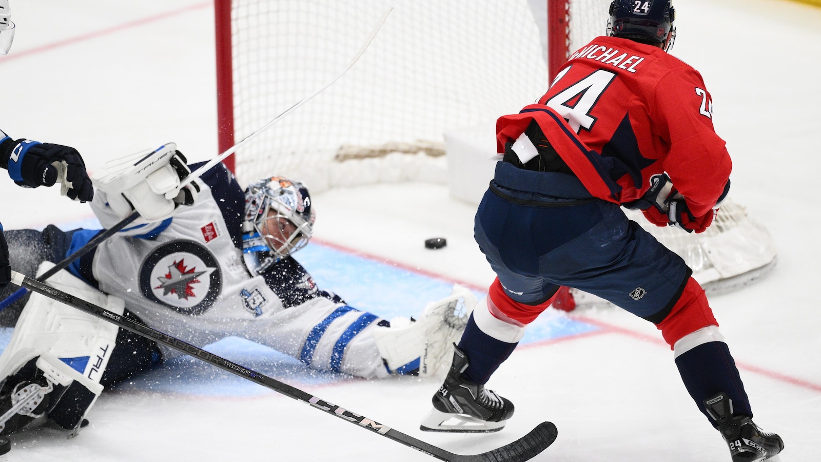 Alex Ovechkin stays hot to lift Capitals 4-3 over Jets