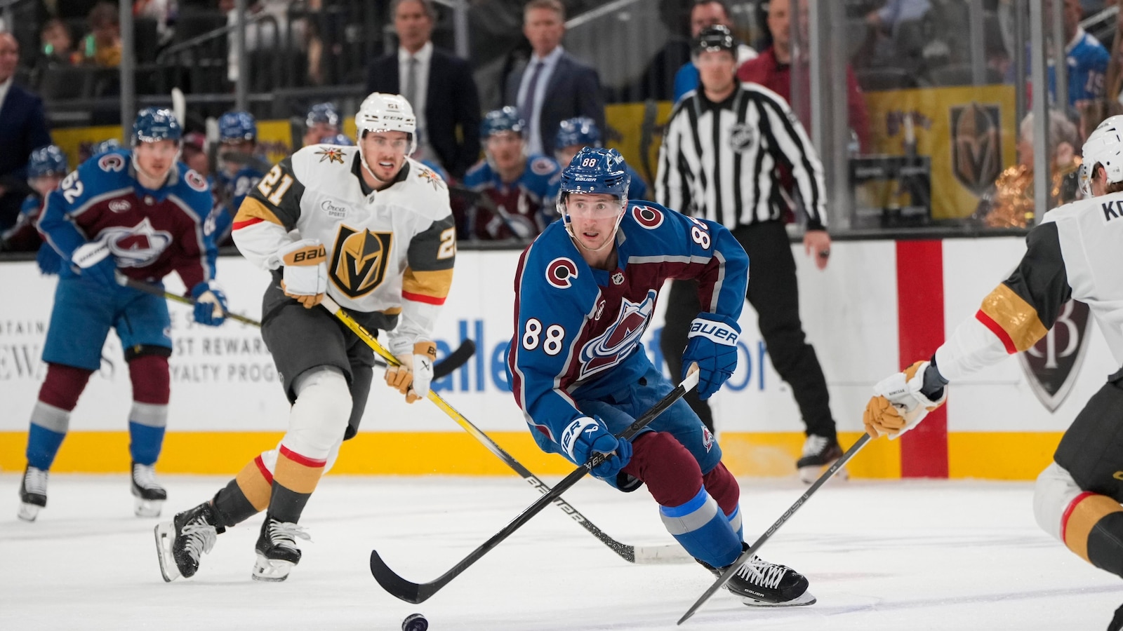 Martin Necas shines with 3 points in Avalanche's 4-2 win over Golden Knights