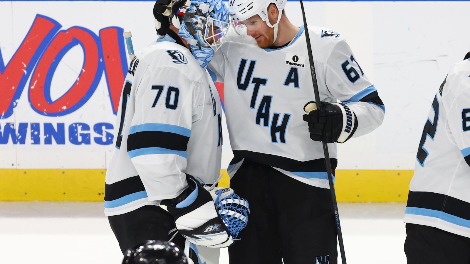 DeSimone scores go-ahead goal in 3rd and Mammoth beat slumping Rangers 3-2 to stop 4-game skid