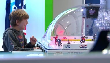 World Junior hockey pop-up opens in Mall of America ahead of championships