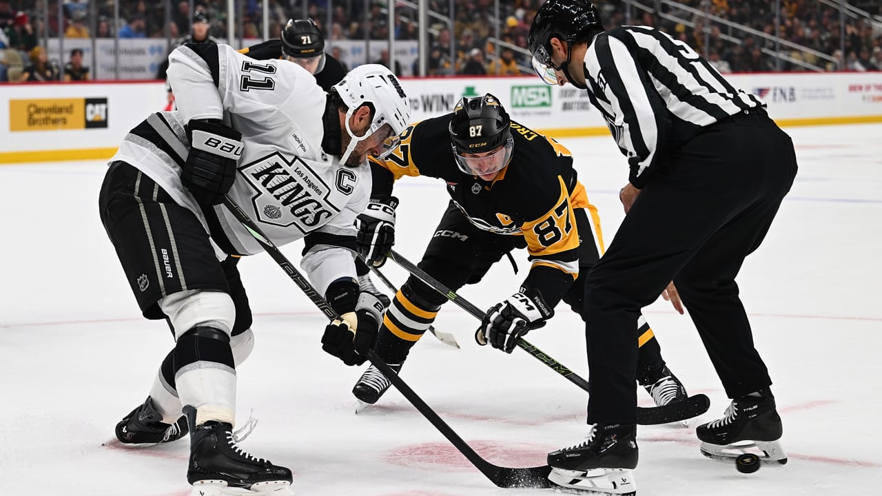Kopitar gets jersey from Crosby after last regular season matchup
