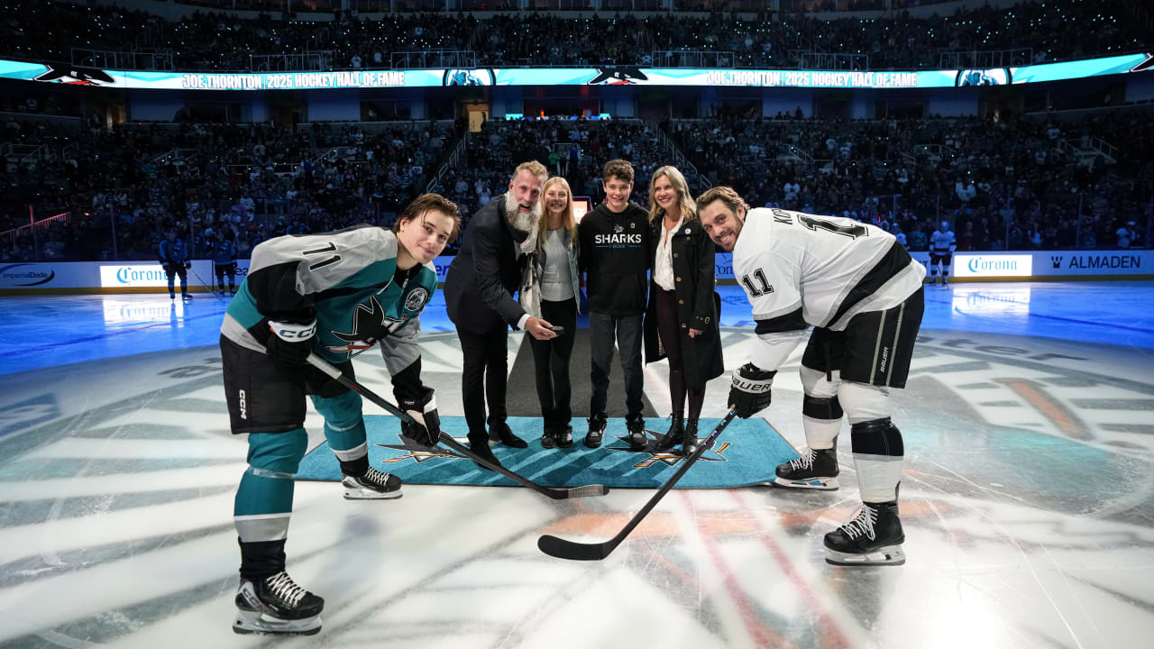 Thornton performs puck drop before Sharks game to celebrate Hall of Fame induction